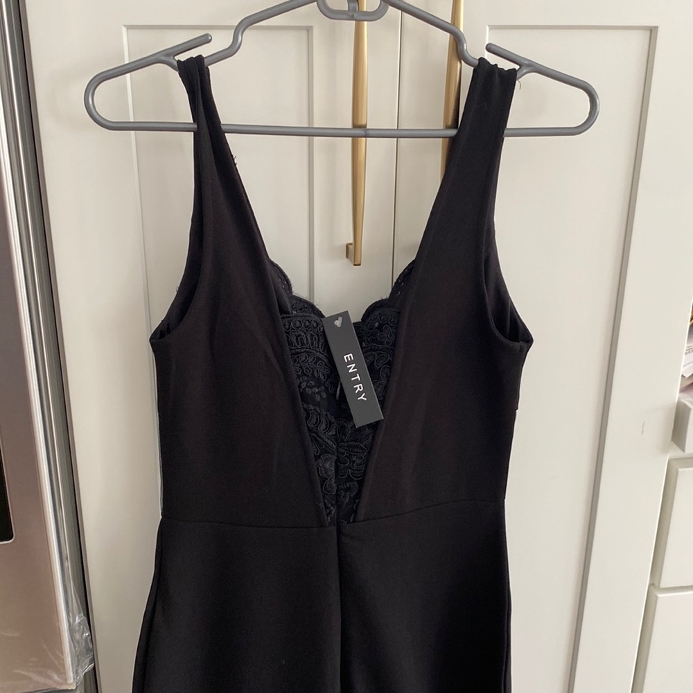 Black lace gown never worn!! Gorgeous!